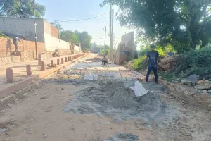 राधाष्टमी पे लाडली जी के दर्शन नाएं ’सुकारे’