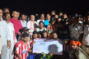 हजारीधमना में फुटबॉल प्रतियोगिता सम्पन्न, खांडी को पराजित कर बेलाही बना चैम्पियन