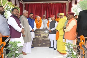 खजनी के नवल्स  नेशनल एकेडमी में राज्यपाल हिमांचल प्रदेश ने किया युगल मूर्ति का लोकार्पण