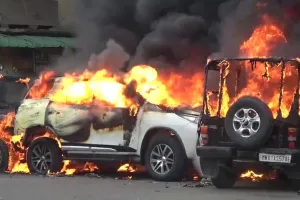 संभल से इम्फाल तक हिंसा की एक ही बीमारी 