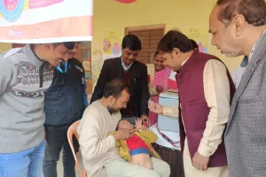 नगर अध्यक्ष की उपस्थिति में पल्स पोलियों बूथ का किया गया उद्घाटन