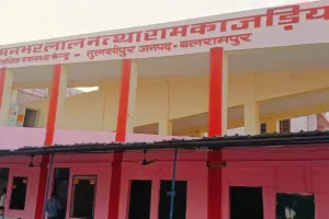 बलरामपुर के सीएचसी तुलसीपुर में लाखो की डंप मिली एक्सपायर दवाएं