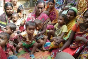 नन्हे बच्चों का कुपोषण देश का अभिशाप। इस दिशा में गंभीर कब होंगे हम।