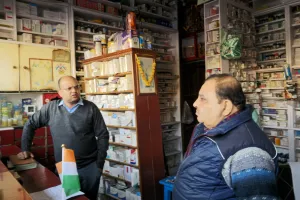 डीएम की बड़ी कारवाही , बिना फार्मासिस्ट एवं बिना स्टॉक रजिस्टर मेंटेन किए दवा बेच रहे तीन मेडिकल स्टोर को सील किए जाने का दिया निर्देश