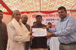 किसान अच्छे ढंग से खेती करें, इसके लिए सरकार विभिन्न योजनाएं  संचालित की है : कन्हैया पासवान