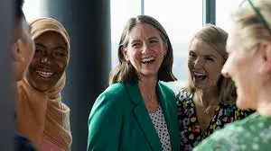 महिलाओं को आगे बढ़ाने की धुंधली कोशिशें।