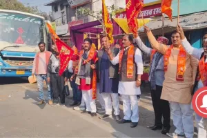 गो सेवा आयोग के उपाध्यक्ष महेश शुक्ला व विधायक अजय सिंह ने 2100 श्रद्धालुओं को महाकुंभ के लिए किया रवाना 