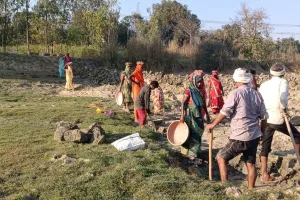 सपरिवार महाकुंभ स्नान से वंचित हो रहे मनरेगा श्रमिक 