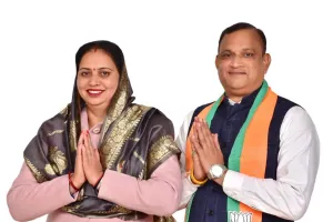 कबाड़ी का काम करते-करते अचानक उतारा पत्नी को पार्षद के चुनाव मैदान में आजाद उम्मीदवार से लड़ रहे चुनाव 