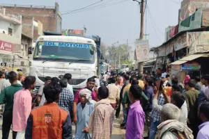 अलग अलग घटनाओं में डंफर की टक्कर से दो लोगों की मौत