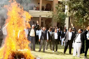 अधिवक्ता जनता की आवाज, दबाया नहीं जा सकता : मुलायम सिंह यादव