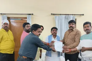 प्रेस क्लब अनपरा के पदाधिकारियों ने स्थानीय समस्याओ के निराकरण के लिए राज्यमंत्री समाज कल्याण को ज्ञापन सौंपकर ,किया कार्रवाई की मांग