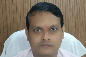 खजनी के लोकप्रिय तहसीलदार कृष्ण गोपाल त्रिपाठी का तबादला