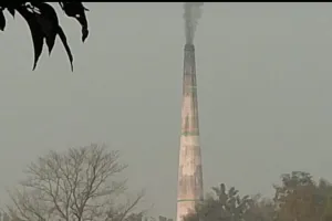 चुनौती: प्रशासन के बंदी कार्रवाई को अंगूठा दिखा दबंग ने दुबारा चालू किया भट्ठा 