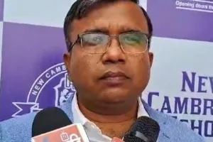 विद्यालयों में ड्रेस, कॉपी, किताब एवं अन्य पाठ्य सामग्री की बिक्री के सवाल से झल्लाये जिला बेसिक शिक्षा अधिकारी