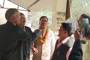 बार एसोसिएशन भीटी में अध्यक्ष पद पर श्याम भवन पांडेय और मंत्री पद पर अनिल यादव ने मारी बाजी, 