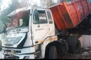 तेज रफ्तार ट्रेलर का कहर, लोगों में दहशत , पुलिस जाँच में जुटि