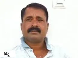 नैनी थाने का हिस्ट्रीशीटर है पिंटू महरा, हत्या समेत कई संगीन मुकदमों में जा चुका है जेल।