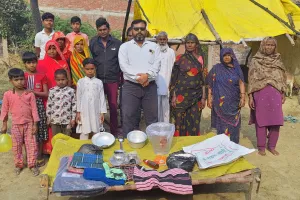 अग्नि पीड़ित परिवार के पास सांसद राहुल गांधी ने भेजी राहत किट