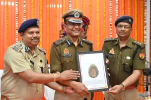  होमगार्ड्स विभाग द्वारा कुंभ मेला क्षेत्र मेंअपने अधिकारियों/कर्मचारियों को प्रशस्ति- पत्र दे कर  सम्‍मानित किया गया।