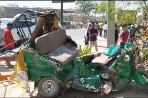 दर्दनाक हादसा: डंपर ने आटों रिक्शा को मारी टक्कर चार की मौत, सात गंभीर रूप से घायल 