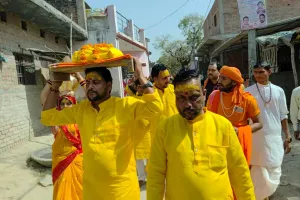 शिव प्राण प्रतिष्ठा के तहत निकाली कलश यात्रा 