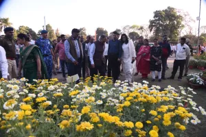 फूलों की तरह खुशियां बांटे इंसान-  उपेन्द्र चन्द्र जोशी।