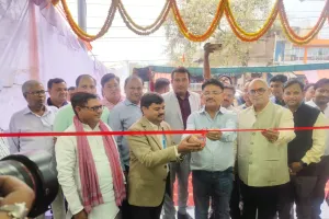 एचडीएफसी बैंक ओबरा में नई शाखा का उद्घाटन