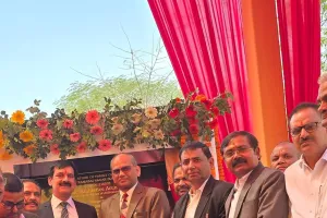 न्यायाधीश व अधिवक्ता न्यायिक निर्णय के दो पहिए 