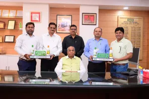 प्रबंध निदेशक डॉ उदय शंकर अवस्थी आज अपने फूलपुर भ्रमण के अंतिम दिन नैनो संयंत्र गए जहां उन्होंने नैनो यूरिया प्लस के उत्पादन का जायजा लिया। 