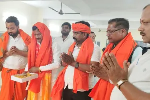 वैदिक मंत्र उच्चारण के साथ शुरुआत हुआ झंडा पूजन कार्यक्रम