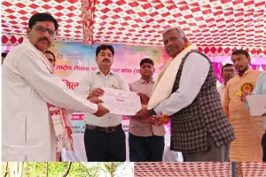 शैक्षिक महासंघ द्वारा सेवानिवृत्त शिक्षकों का सम्मान एवं होली मिलन समारोह आयोजित