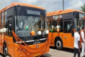 आखिर कब मयस्सर होगा जनपद के दक्षिणाचल में स्थित गोला तहसील मुख्यालय को इलेक्ट्रिक बस सेवा