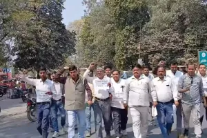 हरदोई में पत्रकार एकता एसोसिएशन का पैदल मार्च, डीएम को सौंपा ज्ञापन