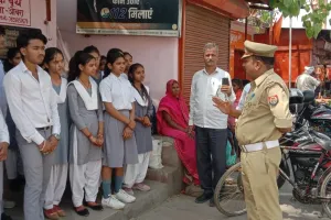 बेटी की सीख ने बदला परिवार, ओबरा में यातायात नियमों पर जागरूकता अभियान