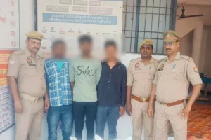 चोपन पुलिस द्वारा चोरी के मामले में 03 नफर अभियुक्तों को  किया गिरफ्तार , भेजा न्यायालय