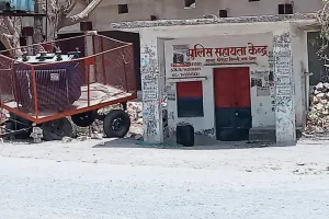 ओबरा शारदा मंदिर चौराहे पर बेकाबू रफ्तार का तांडव, भीषण टक्कर में तेलगुड़वा निवासी बाइक सवार गंभीर, टला बड़ा हादसा