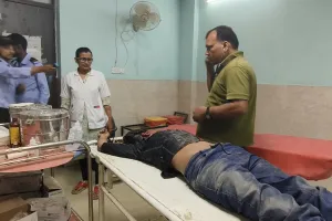 ट्रैक्टर और ऑटो की जोरदार टक्कर में छोटी बहन की मौत, पिता और बड़ी बहन गंभीर रूप से घायल