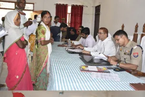 शिकायतकर्ताओं की शिकायतों का निस्तारण गुणवत्तापूर्ण व समयबद्ध तरीके से किया जाये सुनिश्चित-जिलाधिकारी