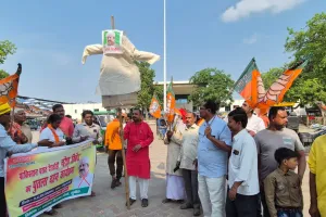 नरेश टिकैत के पाकिस्तान समर्थक बयान पर बवाल