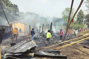 वीरपुर में शॉर्ट सर्किट से लगी आग, दो घर जलकर राख, 3 लाख से अधिक की संपत्ति का नुकसान