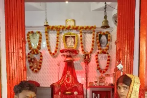 एक विधवा दलित परिवार के मसीहा बने सवर्ण समाज