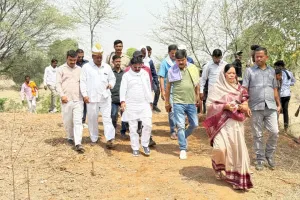 ग्राम पंचायत बिल्ली मारकुंडी में समाज कल्याण राज्य मंत्री ने तालाब निर्माण कार्य हेतु भूमि पूजन कर किया शिलान्यास