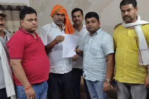 सोनभद्र के ओबरा में ऊर्जा नगरी की विडंबना, आर्य समाज चौराहे पर लो वोल्टेज से हाहाकार, उपभोक्ता आक्रोशित