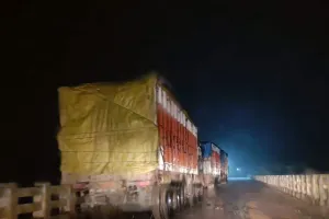 यूपी की सड़कों पर यमराज बनकर दौड़ रहे एमपी की रामपुर खदान के वाहन 