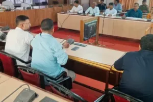 सोनभद्र जिला स्तरीय उद्योग बंधु व इन्वेस्टर समिट की समीक्षा, उद्यमियों की समस्याओं के त्वरित निस्तारण  पर जोर