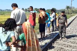 Samastipur : समस्तीपुर में रेलवे ट्रैक पर मिला अज्ञात महिला का शव, पहचान में जुटी पुलिस.