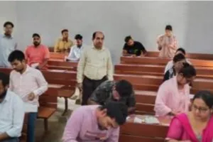 पीजी कालेज गाजीपुर: बीएड परीक्षा में नकल करते सात छात्र-छात्राएं रिस्टीकेट