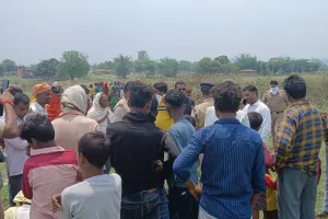 झाड़ियों में मिली 50 वर्षीय व्यक्ति की सड़ी-गली लाश, तीन पत्नियों ने छोड़ा था साथ
