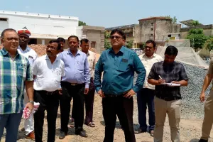 जिलाधिकारी रवीश गुप्ता ने राजकीय इन्टर कॉलेज का आकस्मिक निरीक्षण किया